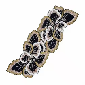 Manteles individuales económicos para bodas con un elegante corredor de cuentas bordado Diseño estructurado web único para uso doméstico - Product Image 2