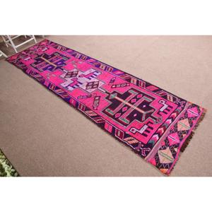 Alfombra Vintage de 2.9x11 pies, Alfombra Turca de Lana con Diseño de Camuflaje Rosa y Morado - Product Image 3