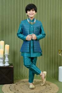 Elegante Sherwani de Seda para Niños, Traje Tradicional para Bodas y Fiestas, con Acabado Real y Sin Arrugas - Product Image 5
