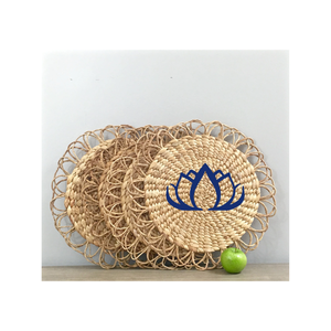 Napperon rustique et élégant en jacinthe d'eau Blue Lotus Cherish Style classique pour un usage quotidien et des occasions spéciales - Product Image 1