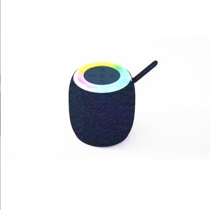 Altavoz Inalámbrico Portátil con Luz RGB, Salida de 5-10W, Uso en Exteriores, Carcasa de Plástico - Product Image 3