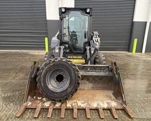 Chargeuse compacte New Holland L228, équipement de construction compact et robuste, haute performance, machine de terrassement fiable - Product Image 3