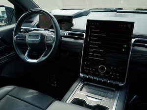 Muy buen estado, GMC Sierra EV 2025 usada - Product Image 3