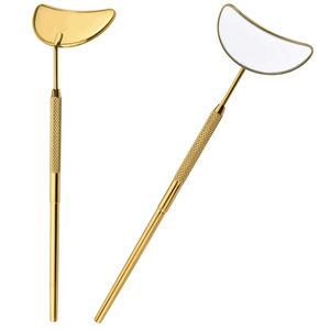 Espejo de mano de diseño moderno con marco brillante que ofrece un agarre suave e imagen nítida en todo momento. - Product Image 5