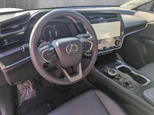 SUV Lexus RZ 300e Premium 4dr 2024 soigneusement utilisé avec roues de 18 po - Product Image 6