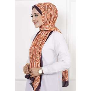 Écharpe hijab en terracotta foncé à motif zèbre, accessoire traditionnel de vêtements musulmans - Product Image 3