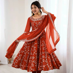 Ensemble Kurta Anarkali de soirée pour femmes, de créateur - Product Image 1