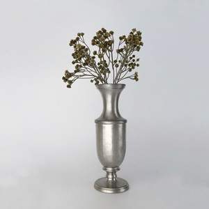 Vase en aluminium moulé au design moderne Vase à fleurs personnalisé en métal intemporel pour la maison et le bureau - Product Image 3