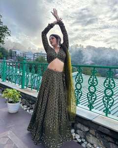 COLECCIÓN DE DISEÑADOR GEORGETTE HEAVY SECUENCE BORDADO TRABAJO LEHENGHA CHOLI SET HERMOSO DESGASTE ÉTNICO PARA NOVIAS - Product Image 1