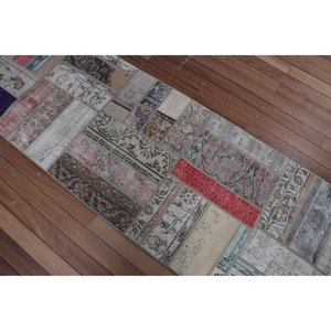 พรมตุรกีขนาดเล็ก 2.8x10.5 ฟุต ลายปะติดสไตล์วินเทจ สีเบจ ลายเรขาคณิตพร้อมลวดลายดอกไม้ - Product Image 2