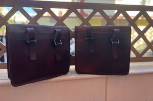 Grand sac de sport en cuir véritable pour selle de moto Sac de voyage de style sport marron avec logo personnalisé - Product Image 3