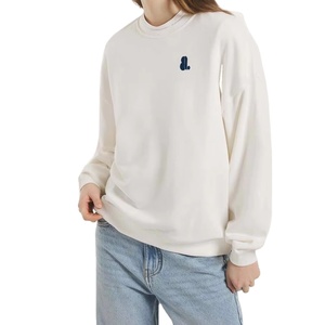Venta al por mayor de sudadera de cuello redondo para mujer con logotipo personalizado Nueva sudadera de algodón liso con decoración bordada Diseño forrado - Product Image 1
