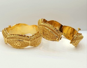 Vente en gros de bracelets en acier inoxydable plaqué or 24K Bracelets de mode de haute qualité Bijoux plaqués or 24K - Product Image 4