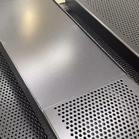 Panneaux muraux perforés classiques en acier inoxydable, panneaux coupe-vent - Fabrication de tôles métalliques, modèle 239