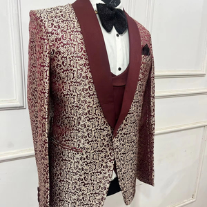 Custom Wine Red Paisley 3 piezas para hombre traje de boda novio esmoquin chaqueta, chaleco y pantalones - Product Image 1