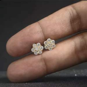 Lujosos pendientes de diamantes chapados en oro para mujer con acabado pulido experto piedras cultivadas en laboratorio 5-6 gramos estilo indio - Product Image 2
