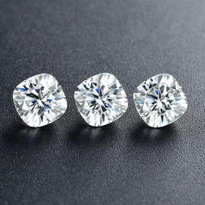 Diamante Suelto de 1.5 CT con Forma de Cojín Precisa, Geometría Estructurada y Aspecto Liso - Product Image 3