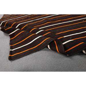 พรมวินเทจตุรกี ขนาด 4.4x7.8 ฟุต (135x239 ซม.) พรมคิลิมลายดอกไม้สีดำ - Product Image 4