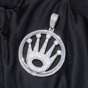 Pendentif de luxe Christian Iced Out Crown Circle Moissanite Hip Hop Royalty en argent sterling plaqué or - Product Image 5