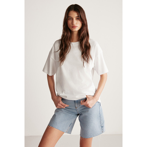 T-shirt à col rond et fente latérale en coton biologique 100% pour femme GRIMELANGE Jemmy, coupe décontractée - Product Image 1