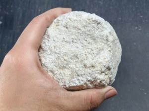 La pyrophyllite céramique réduit la viscosité des glaçures, permettant ainsi une charge de solides plus élevée et des cycles de coulée plus rapides en production. - Product Image 6