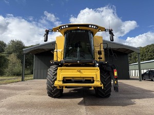 Moissonneuse-batteuse d'occasion et Hollandd CX8.70 à vendre - Product Image 2