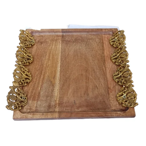 Bandeja de madera de acacia Diseño de flores de latón Plato de madera Artesanía Pastel Plato de fruta y bandeja de sushi Venta caliente - Product Image 1