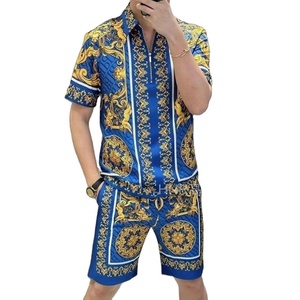 ชุดเซ็ตสองชิ้นเสื้อยืดและกางเกงขาสั้นผ้าฝ้าย 100% คุณภาพสูง พิมพ์โลโก้ได้ตามต้องการ ไซส์ใหญ่ ทรงหลวม สไตล์ลำลอง แฟชั่นสำหรับผู้ชาย - Product Image 1