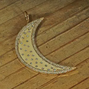 Nieuw Ontwerp 14K Geel Goud Halve Maan Modieuze Sieraden Dubbel Gesneden Plaveien Witte Diamanten Hanger