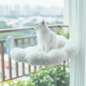 Luxus Plüsch Katze Hängematte Katzen fenster Barsch Flauschiges Katzen bett mit Saugnäpfen Komfortable Katzen liege Weiche Fenster Hängematte - Product Image 1