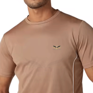 Nouveau design de T-shirts de fitness Slim Fit pour hommes, vêtements d'été en nylon/polyester, séchage rapide écologique, disponibles pour la vente en gros - Product Image 2