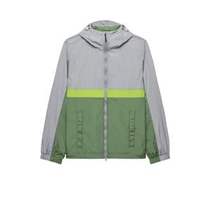 Veste coupe-vent à capuche avec logo personnalisé, style streetwear, blocs de couleur, 100% polyester, impression personnalisée à séchage rapide, doublure en maille - Product Image 1