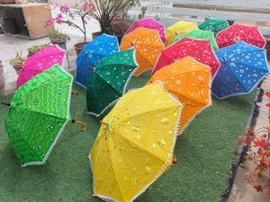 Lot de 10 20 40 50 100 Parapluies multicolores brodés avec des motifs miroir pour la décoration de plafond, la mise en scène - Product Image 6