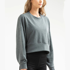 Sudadera Corta Personalizable para Mujer, Sudadera Moderna para Ropa Deportiva y Tendencias Urbanas, Top Informal Cortado para Mujer - Product Image 4