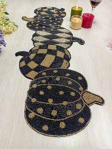 Mantel individual y almohadillas para mesa con cuentas, decoración elegante para el hogar y protector funcional para mesas de comedor - Product Image 2