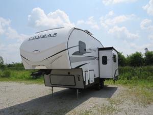 Se vende F-O-R-E-S-T R-I-V-E-R C-H-E-R-O-K-E-E A-R-C-T-I-C W-O-L-F 3-6-6-0-S-U-I-T-E usada del año 2022 - Product Image 2