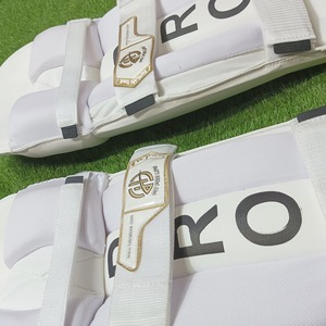 Équipement de protection léger de cricket de haute qualité Coussinets de frappe confortables à canne complète - Product Image 2