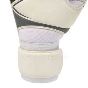 Gants en cuir confortables de haute qualité pour adultes jeunes Gardien de but de football personnalisé Protection des mains Gants de gardien de but de football - Product Image 5