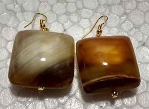 Boucles d'oreilles en corne de buffle au design classique pour filles élégantes Taille personnalisable en solde - Product Image 3