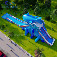 Toboggan gonflable géant Toboggan gonflable sur le thème des requins avec piscine