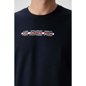 เสื้อยืดโอเวอร์ไซส์สีน้ำเงินกรมท่าสำหรับผู้ชาย Air Jones ผิวสัมผัสหนาพิเศษพร้อมลายพิมพ์ ผลิตจากผ้าฝ้ายผสม 80% สไตล์ลำลอง - Product Image 2