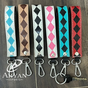 พวงกุญแจหนังวัวแท้พวงกุญแจโลหะลายตารางของผู้ผลิตหรูหราโลโก้ตามสั่ง - Product Image 1