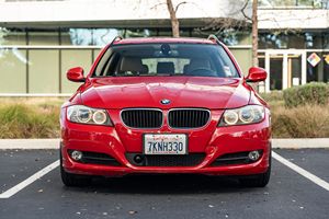 BMW 328i Sports Wagon 2009 d'occasion en bon état, sans réserve, 71 200 miles, 2 propriétaires, moteur 6 cylindres, provenance occidentale, non modifiée - Product Image 1