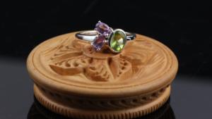 925แหวนเงินสเตอร์ลิงสำหรับใส่คอกเทลและเพอริดอทอทและอเมทิสต์สไตล์คลาสสิกสำหรับงานแต่งงานหรืองานปาร์ตี้ที่ทันสมัยและสง่างาม - Product Image 3