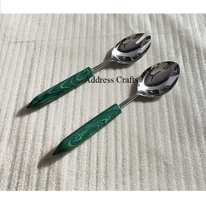 Ensemble de serveurs à salade plaqués or PVD de haute qualité, ustensiles de cuisine, ensemble de cuillères à salade haut de gamme avec manche en résine, cuillère de service, fourchette, couverts - Product Image 3