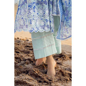 Conjunto de 3 Piezas DN-52043, Traje de Tela con Bordado Schiffli y Estampado, con Elegante Dupatta con Detalles, Conjunto Premium 3 en 1 - Product Image 4