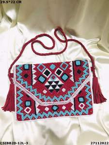 Sac de soirée en toile de créateur fait à la main de style Banjara pour femmes Embellissements de perles ethniques exclusifs Élégant fabriqué à la main - Product Image 5