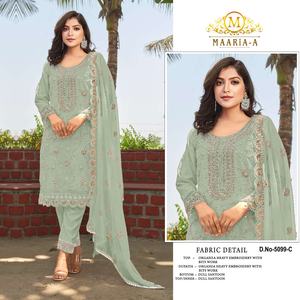 Costume pakistanais moderne élégant tissu d'organza lourd avec des perles de broderie élégantes pour les mariages et les fêtes - Product Image 2