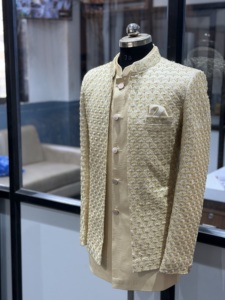 Sherwani Dorado para Hombre, Traje Tradicional Indio para Bodas, 3 Piezas, Estilo Indo Occidental, Corte Regular, para Todas las Temporadas, Ropa Étnica de Secado Rápido - Product Image 2