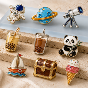 Pins de solapa de metal esmaltados personalizados, bonitos y coloridos, con diseños de dibujos animados (astronauta, panda, bebidas, barco), venta al por mayor - Product Image 3